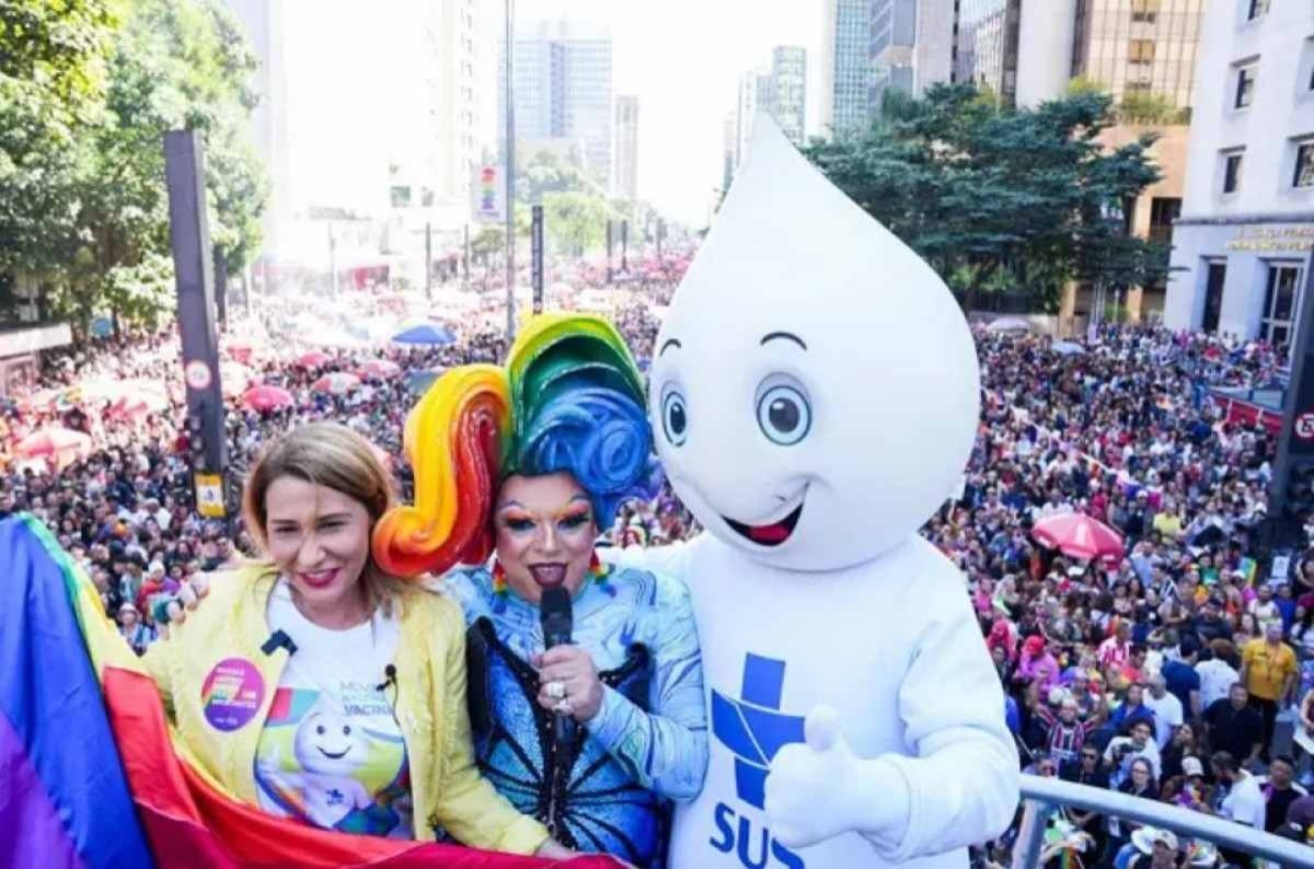 Deputados batem boca por participação de Zé Gotinha na Parada LGBT de SP