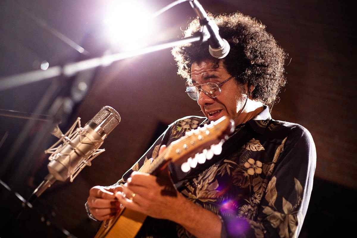 Hamilton de Holanda canta Djavan em álbum: 