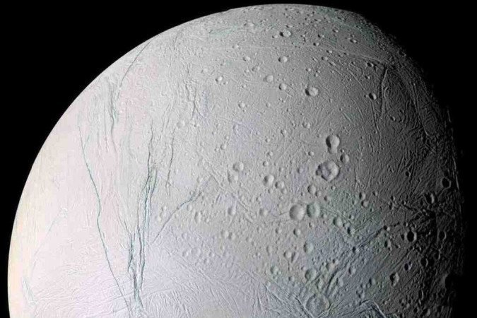 Equipe analisou dados coletados pela sonda Cassini, da Nasa: fósforo está em água que jorra de rachaduras da superfície de Encélado - (crédito: AFP) Equipe analisou dados coletados pela sonda Cassini, da Nasa: fósforo está em água que jorra de rachaduras da superfície de Encélado - (crédito: AFP)