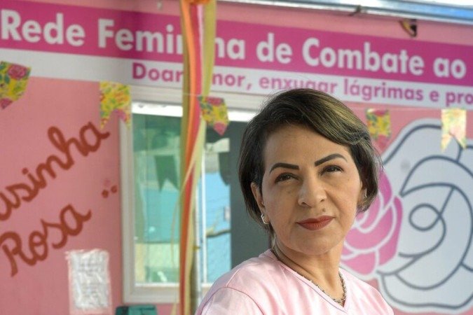 Fátima Cardoso faz parte do 
grupo Fênix Rosa, que luta por 
melhorias no atendimento do SUS

