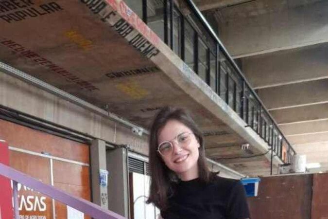 Caroline Barcellos, 23, é estudante de arquitetura e urbanismo. Considera-se eclética, 