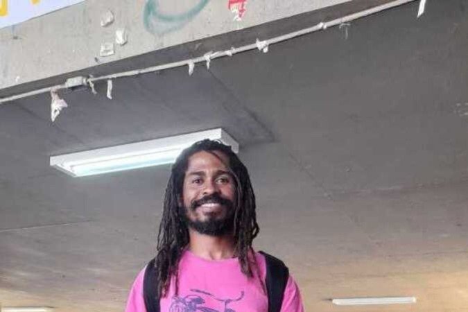 Vlad Bispo, 39, é aluno de letras - português e considera ter um estilo alternativo. A principal inspiração para suas composições está na diáspora africana