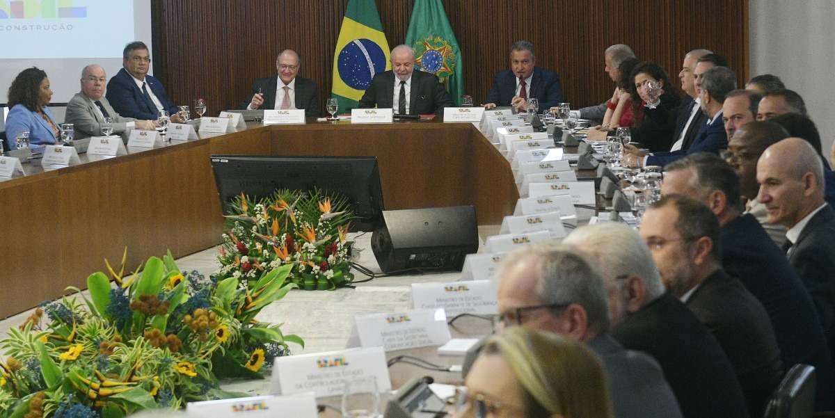 Lula cobra de ministros mais articulação com o Congresso