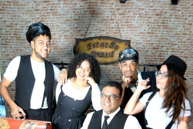  15/06/2023 Credito: Ed Alves/CB/DA.Press. Cidades. Grupo de Teatro Cia Cidade dos Bonecos. Responsável Dom Rodrigo (Gravata). 