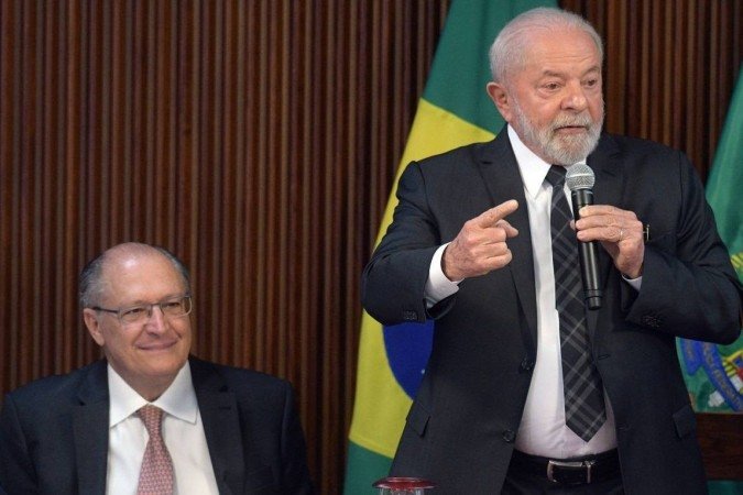 Participam do encontro os chefes das pastas que integram o comitê interministerial criado pelo então presidente em exercício, Geraldo Alckmin - (crédito: Ed Alves/CB/DA.Press) Participam do encontro os chefes das pastas que integram o comitê interministerial criado pelo então presidente em exercício, Geraldo Alckmin - (crédito: Ed Alves/CB/DA.Press)