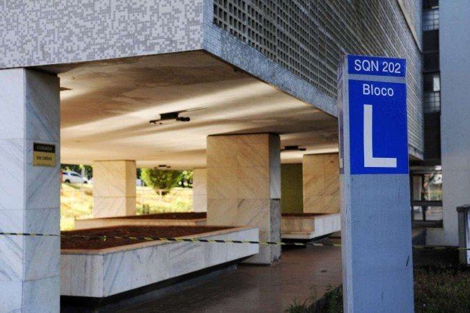 ...Os que estão ocupados precisam de reparo urgente...