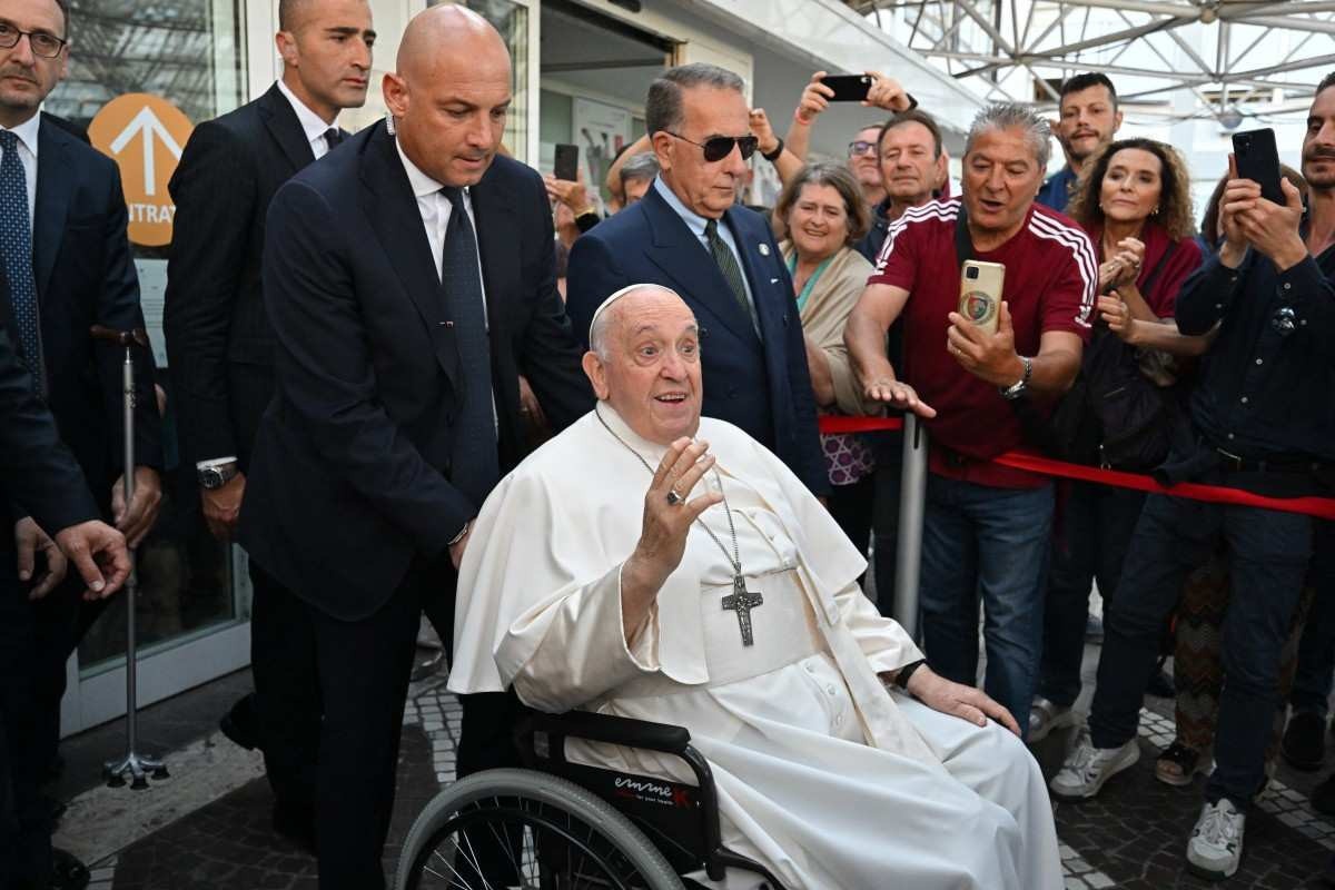 Papa pede orações pelas vítimas do naufrágio no Mar Mediterrâneo