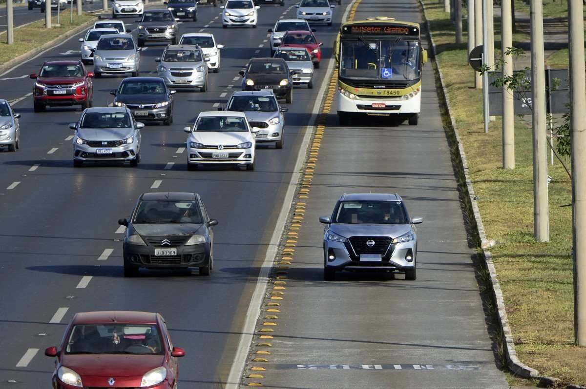 Especialistas apontam banalização das infrações de trânsito no DF