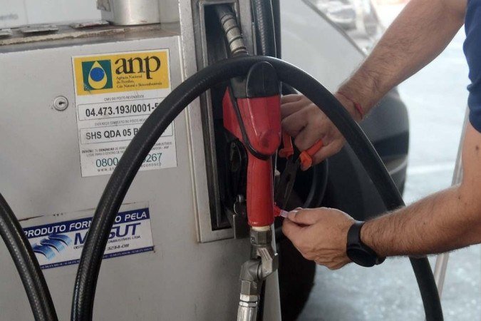 Desde agosto, a Argentina exige o pagamento de uma taxa de US$ 1,47 por barcaça de outra bandeira que atravesse seu território - (crédito: Ed Alves/CB/DA.Press) Desde agosto, a Argentina exige o pagamento de uma taxa de US$ 1,47 por barcaça de outra bandeira que atravesse seu território - (crédito: Ed Alves/CB/DA.Press)