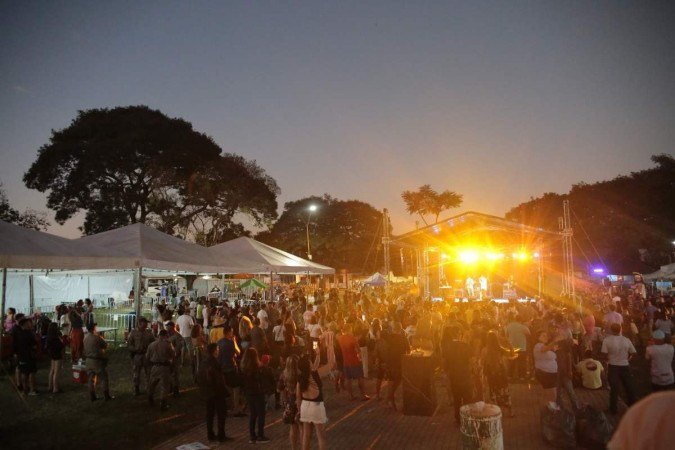  A tradicional Feira do Troca está em sua 96 ª edição, sediada no vilarejo Olhos D’água (GO), no distrito de Alexânia, a 90 quilômetros de Brasília, o festival promove o artesanato local e o turismo na região.