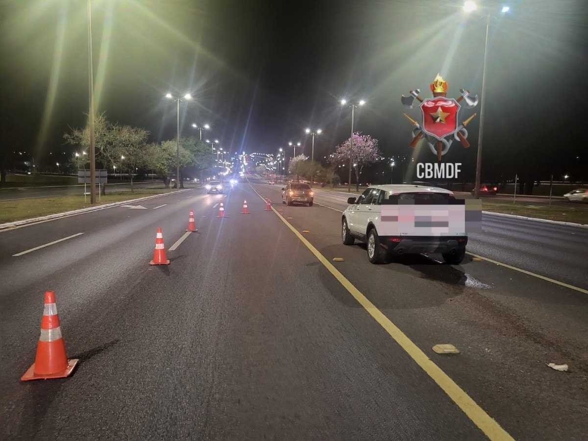 Mulher fica gravemente ferida após ser atropelada no Eixão Norte