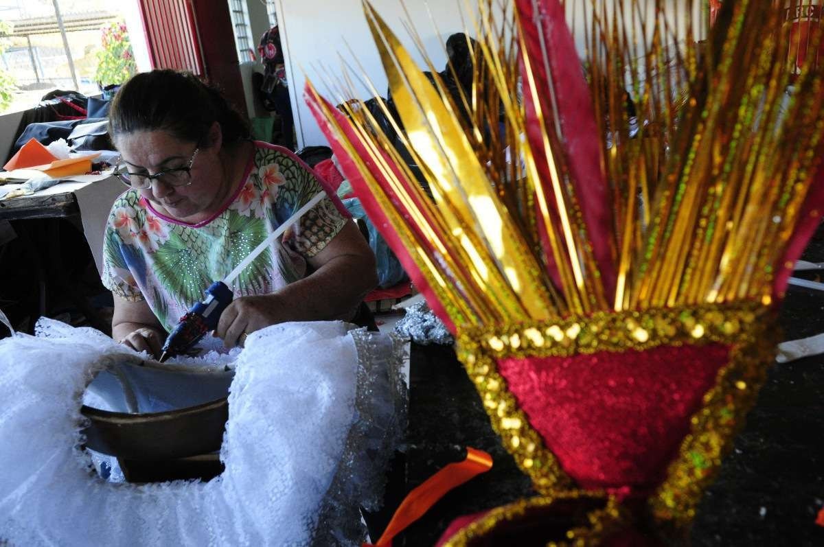 Tem samba na avenida! Começam os desfiles das escolas de samba do DF 