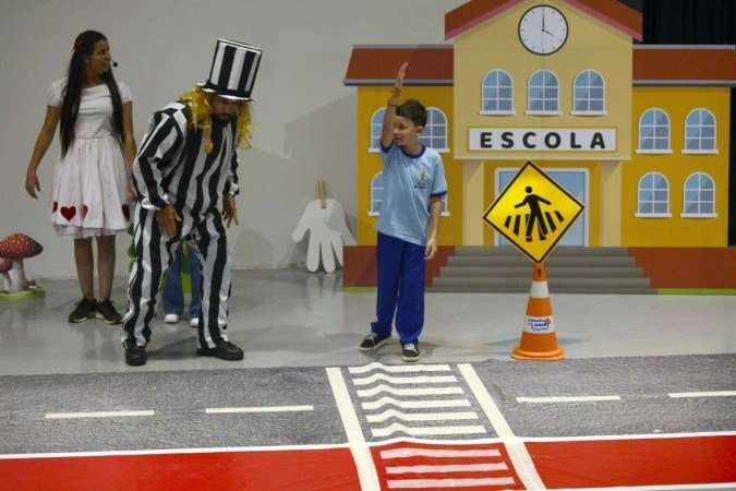  21/06/2023 Crédito: Marcelo Ferreira/CB/D.A Press. Brasil. Brasilia - DF - Escola Vivencial de Trânsito Transitolândia, recebe alunos da Escola Classe 502 de Samambaia. Alunos Ester Justo e Heitor.