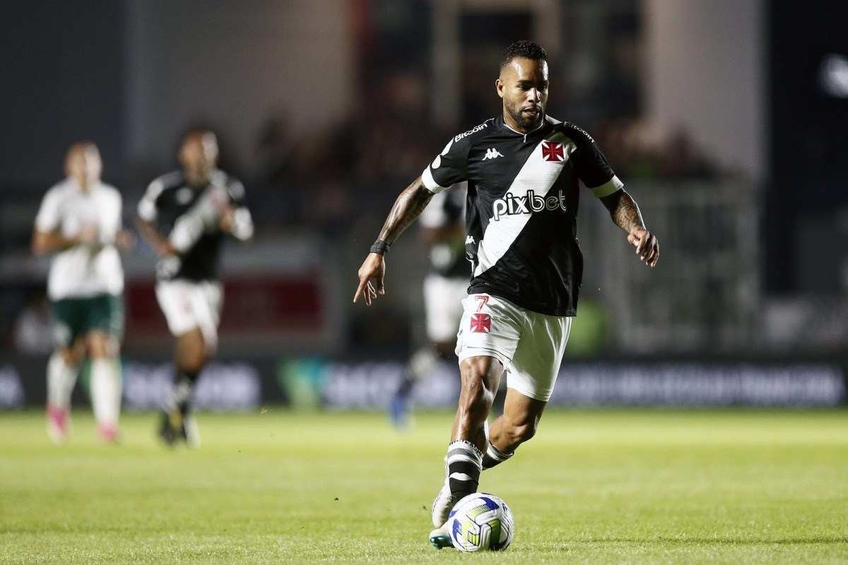 Bruno Henrique marca de cabeça e Flamengo vence Chapecoense na Arena Condá  - TNH1