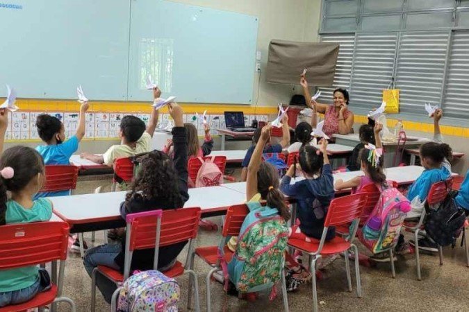 Crianças da Escola Classe São Bartolomeu, de São Sebastião, durante debate sobre violência