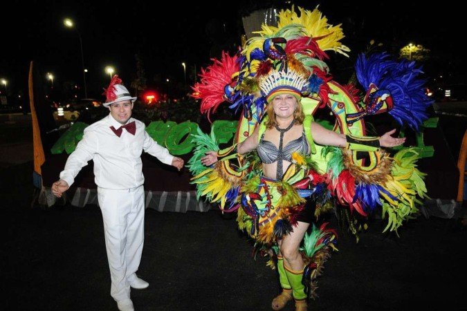 24/06/2023. Crédito: Minervino Júnior/CB/D.A Press. Brasil.  Brasilia - DF.  Desfile das escolas de samba (carnaval fora de época em Brasília) próximo a Funarte.