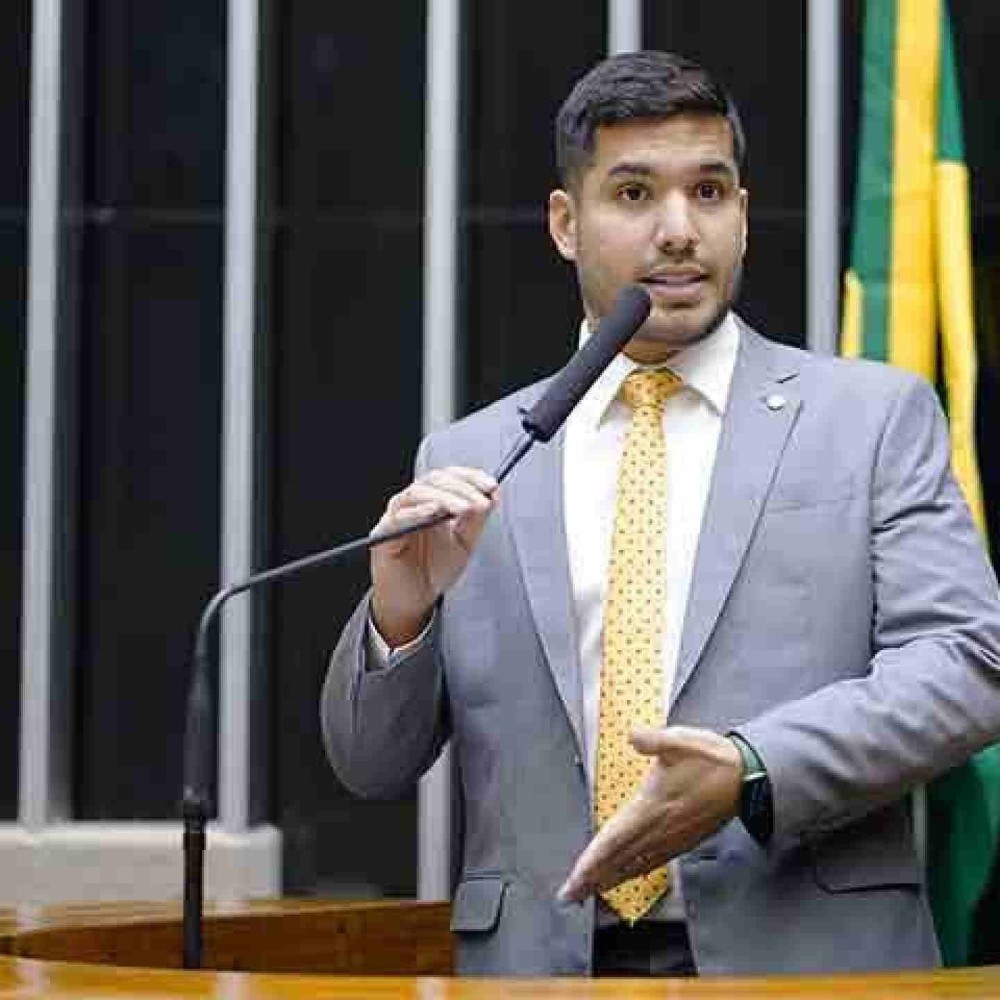 Presidente da CPMI do 8/1 pede que deputado se comporte