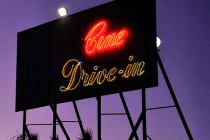 (crédito: Reprodução/Site do Cine Drive-in) (crédito: Reprodução/Site do Cine Drive-in)