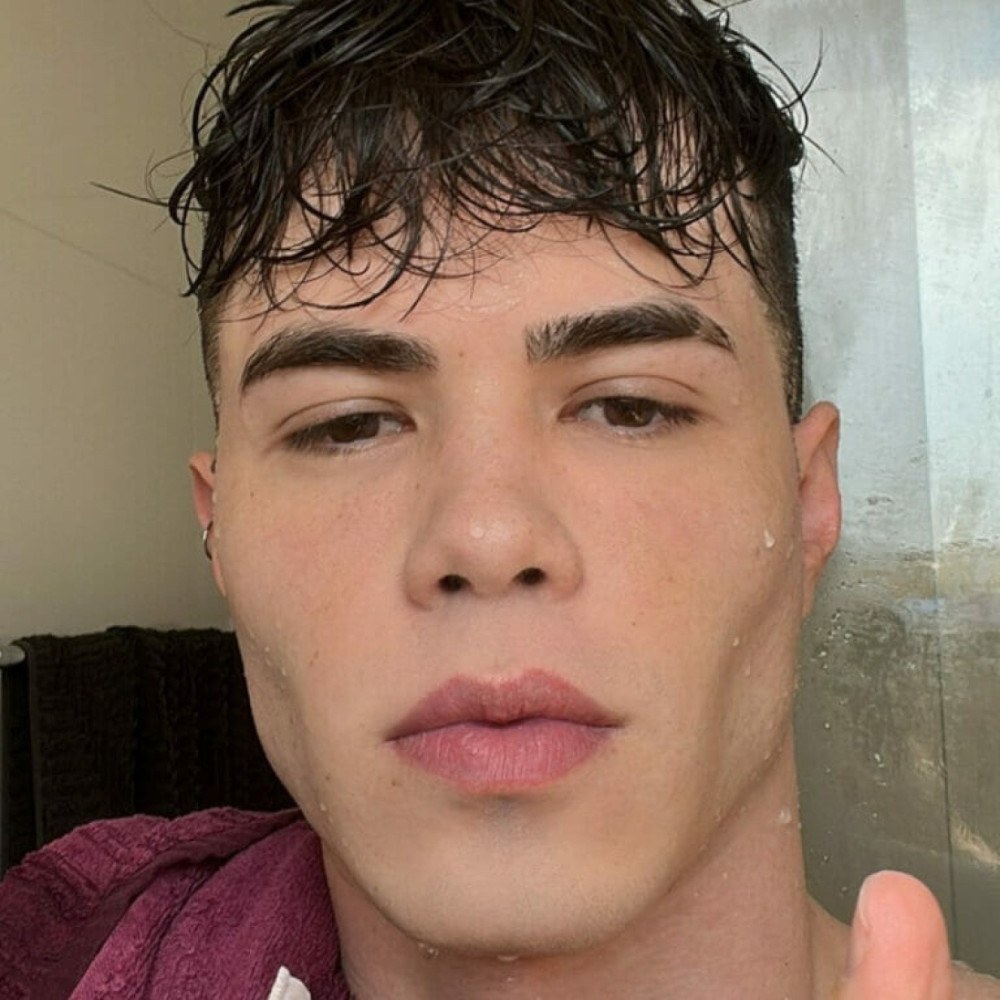 OnlyFans: Gustavo Rocha faz sucesso com nudes e internautas reagem