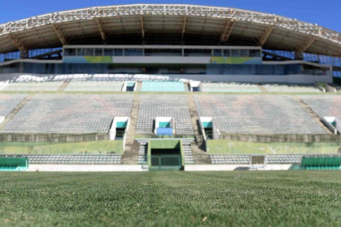  28/06/2023 Credito: Ed Alves/CB/DA.Press. Esportes. Reforma do Estadio Bezerrão e Reforma do Gramado.  -  (crédito:  Ed Alves/CB/DA.Press)