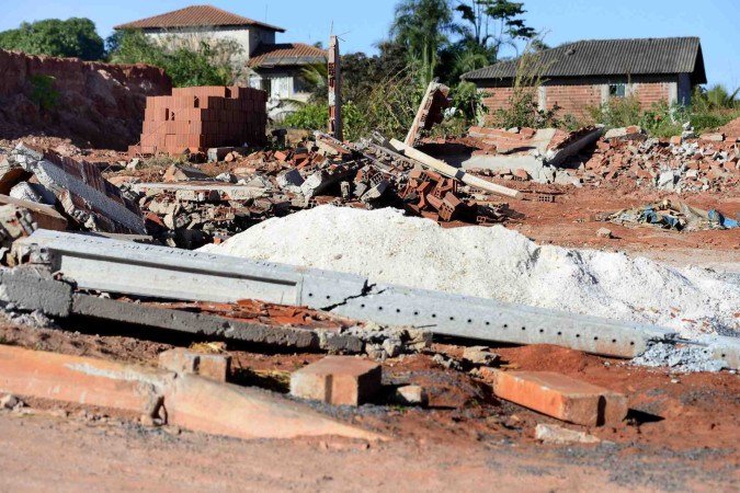  28/06/2023 Crédito: Marcelo Ferreira/CB/D.A Press. Brasil. Brasilia - DF -  Colônia Agricula Vicente Pires, risco de  especulação imobiliária e  a grilagem de terras. Condomínio na rua 6 que teve suas casas derrubadas pelo DF Legal. -  (crédito:  Marcelo Ferreira/CB/D.A Press)