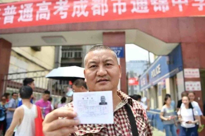 Liang Shi, retratado aqui em 2018, vem tentando ar nos exames dezenas de vezes desde 1983 - (crédito: Getty Images) Liang Shi, retratado aqui em 2018, vem tentando ar nos exames dezenas de vezes desde 1983 - (crédito: Getty Images)
