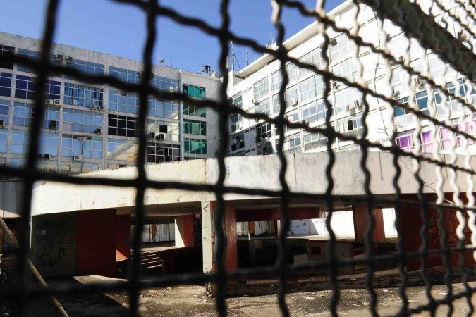 Complexo urbanístico já foi um dos centros mais frequentados pelos brasilienses em décadas passadas e tradicional ponto de encontro multicultural. Hoje, população reclama da deterioração de toda a área - (crédito: Fotos: Minervino Júnior/CB/D.A.Press) Complexo urbanístico já foi um dos centros mais frequentados pelos brasilienses em décadas passadas e tradicional ponto de encontro multicultural. Hoje, população reclama da deterioração de toda a área - (crédito: Fotos: Minervino Júnior/CB/D.A.Press)