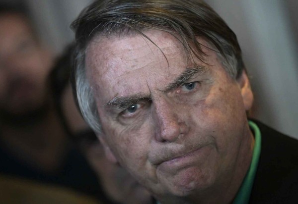 Bolsonaro: 'A Starlink também foi punida arbitrariamente, tornando-se vítima colateral de uma disputa judicial da qual não era parte' -  (crédito:  DOUGLAS MAGNO/AFP)