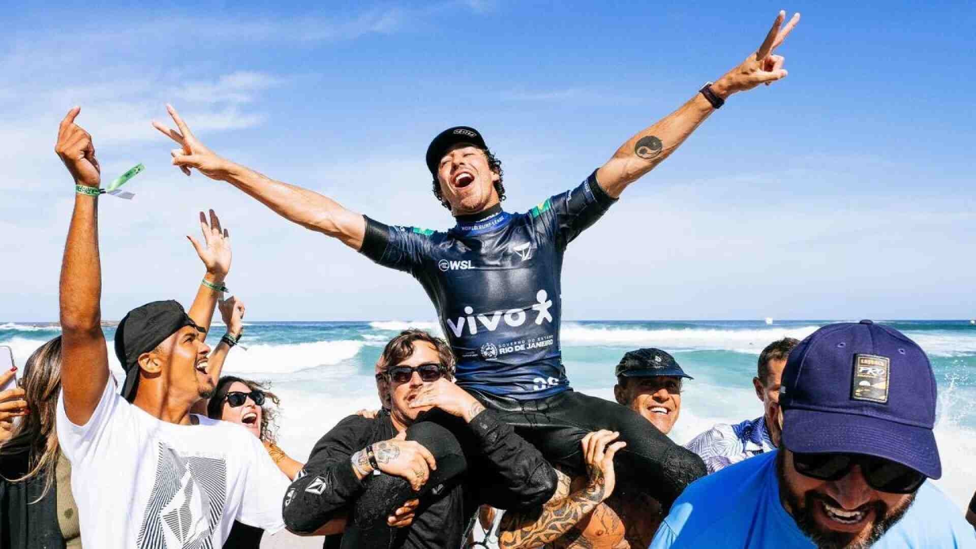 Yago Dora é campeão da etapa de Saquarema do Circuito Mundial de Surfe