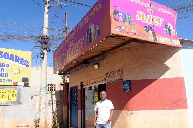  04/07/2023 Credito: Ed Alves/CB/DA.Press. Cidades. Pessoas que trabalham na Estrutural - Localidade de Baixa Renda. Na foto, Mariano Pereira. 