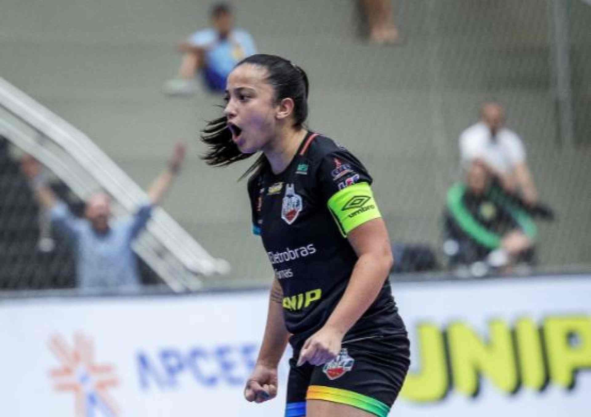 Adef/Apcef visita o Barateiro, pela Liga Feminina de Futsal