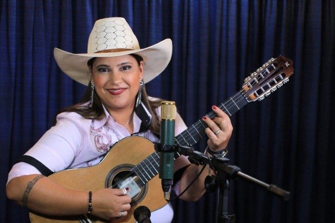 Karen Parreira, cantora, compositora e violeira. 5/7/23