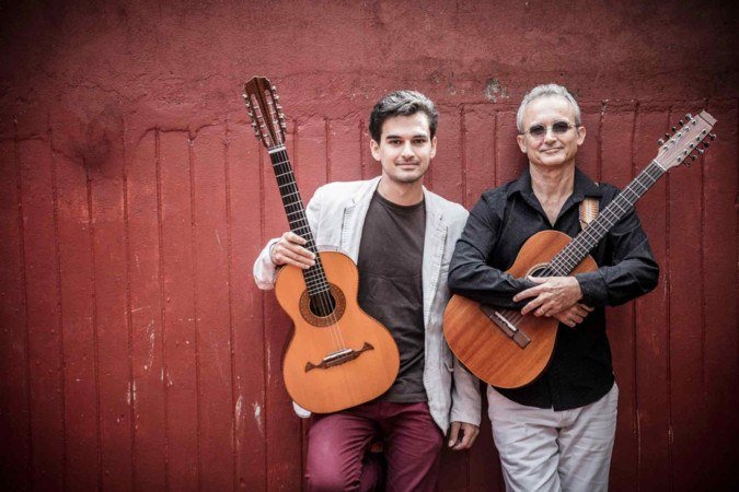 Viola Progressiva, duo formado por Vitor (E) e Marcos Mesquita, filho e pai. 5/7/23