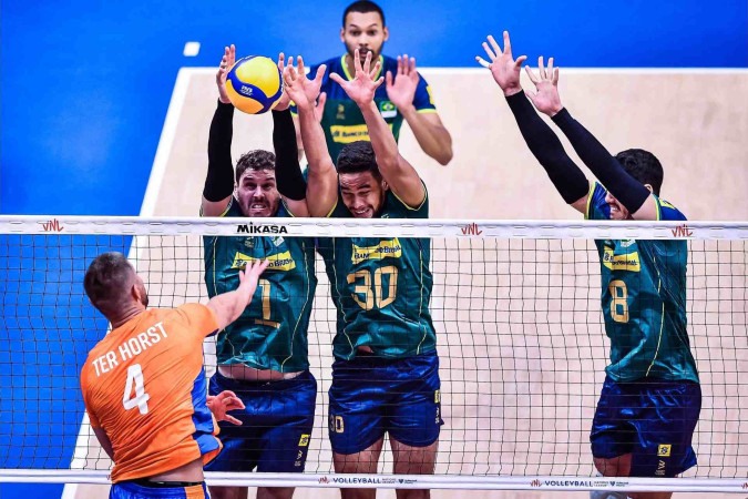 Liga das Nações de Vôlei Masculino 2023: Brasil derrota China e