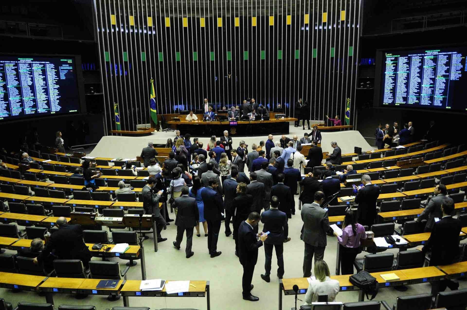 LDO 2024: Congresso adia discussão para 8 de agosto 
