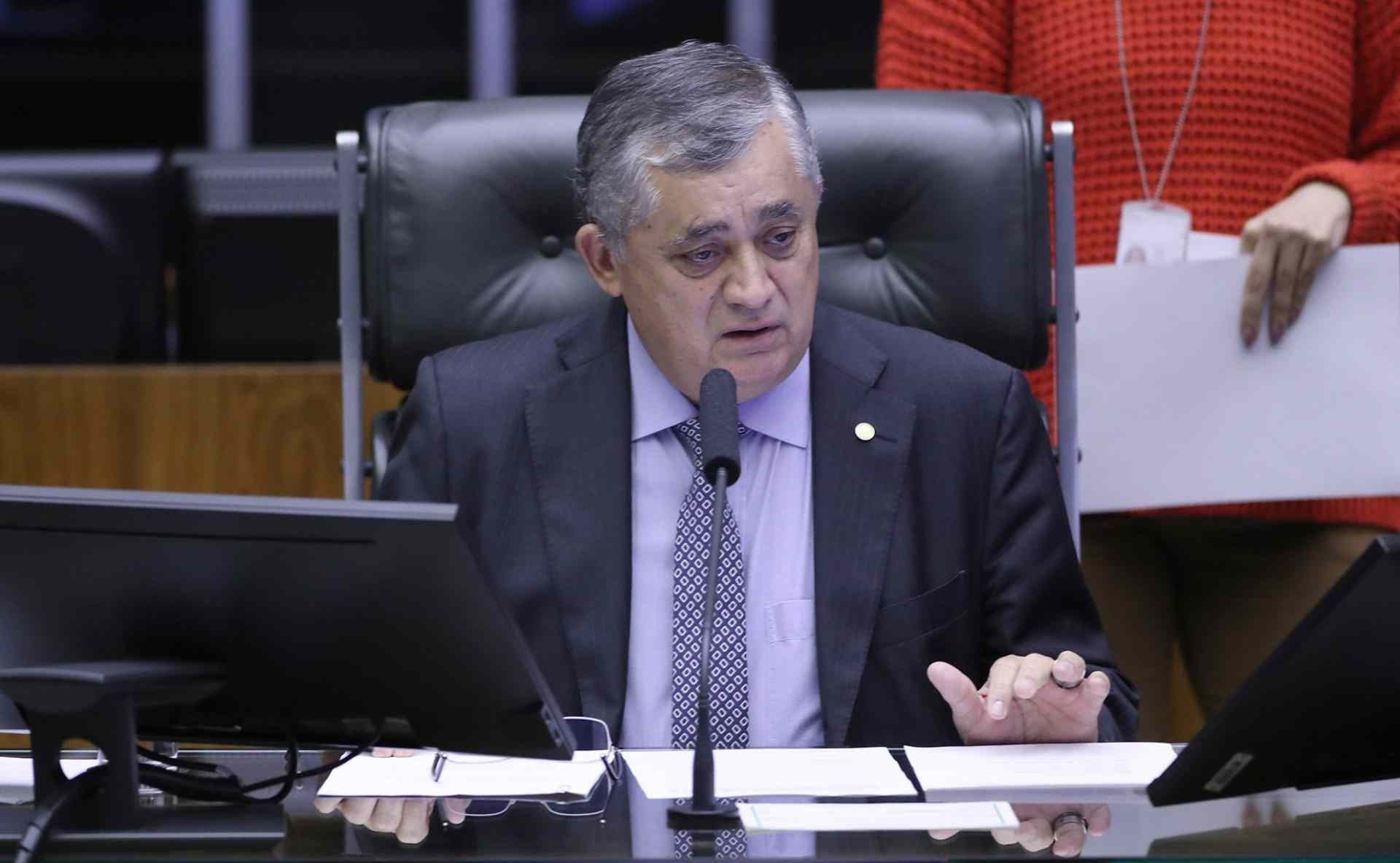 Taxação das offshores será tratada com urgência, diz líder do governo