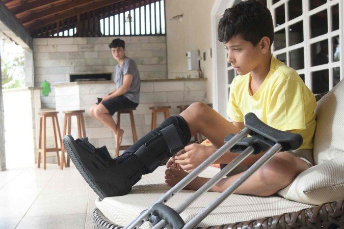  09/07/2023 Credito: Ed Alves/CB/DA.Press. Cidades. Acidente no Parque Nicolandia. Na foto, Mateus Toscano(vitima) e seu irmão Kaleh Herinque Toscano. 