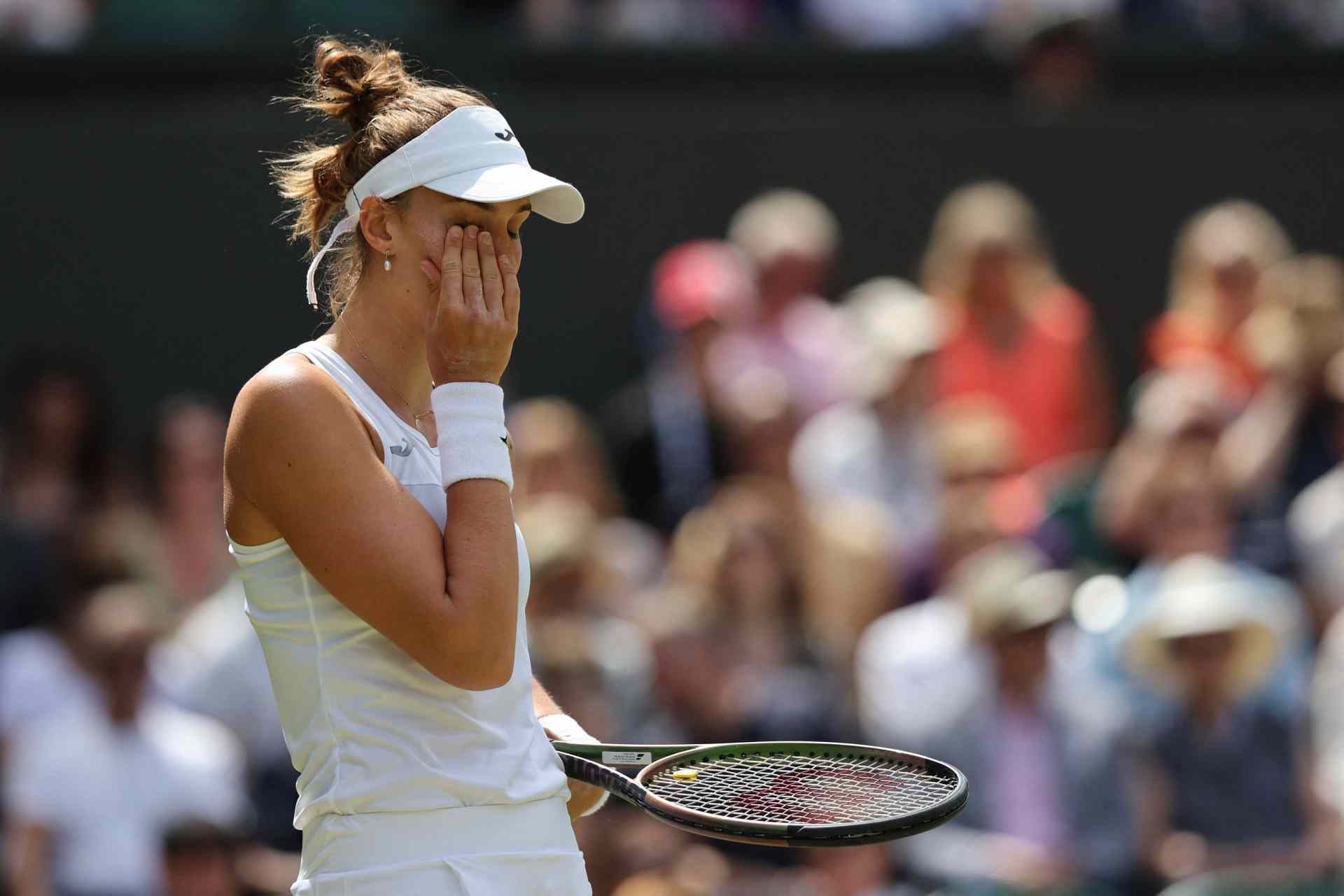 Dor, lagrimas e desistência: o drama de Bia Haddad no adeus a Wimbledon