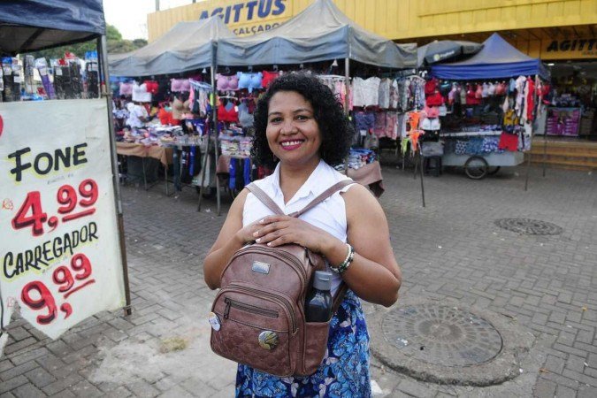 A diarista Valdelice Pinheiro pega ônibus às 5h40 em Ceilândia