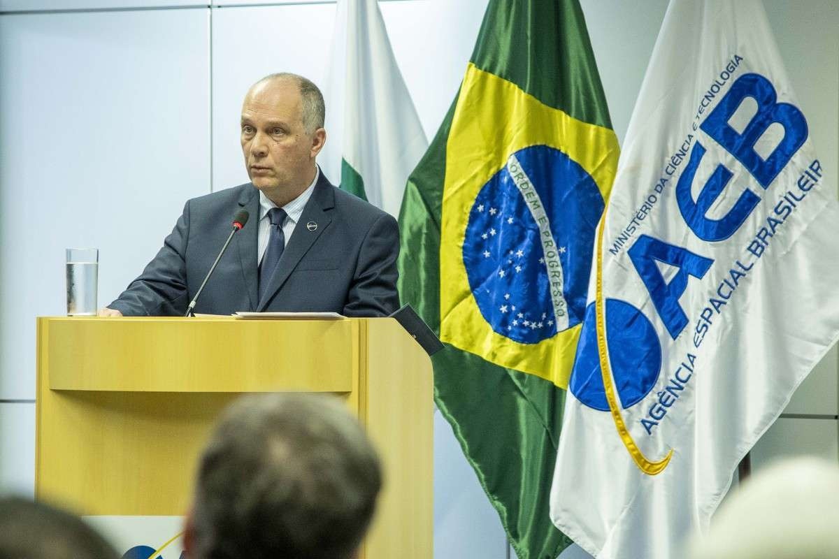 Marco Antonio Chamon é empossado presidente da Agência Espacial Brasileira