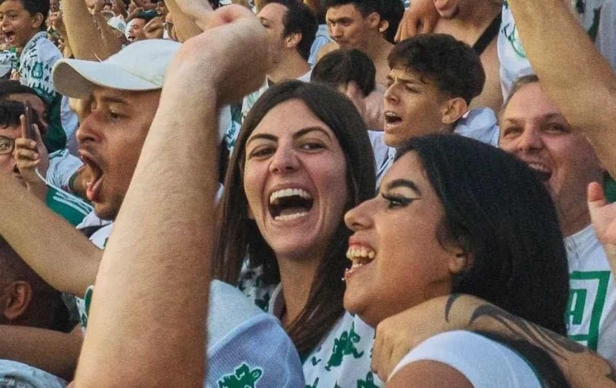 Torcedora do Palmeiras morta por estilhaços de garrafa é velada 