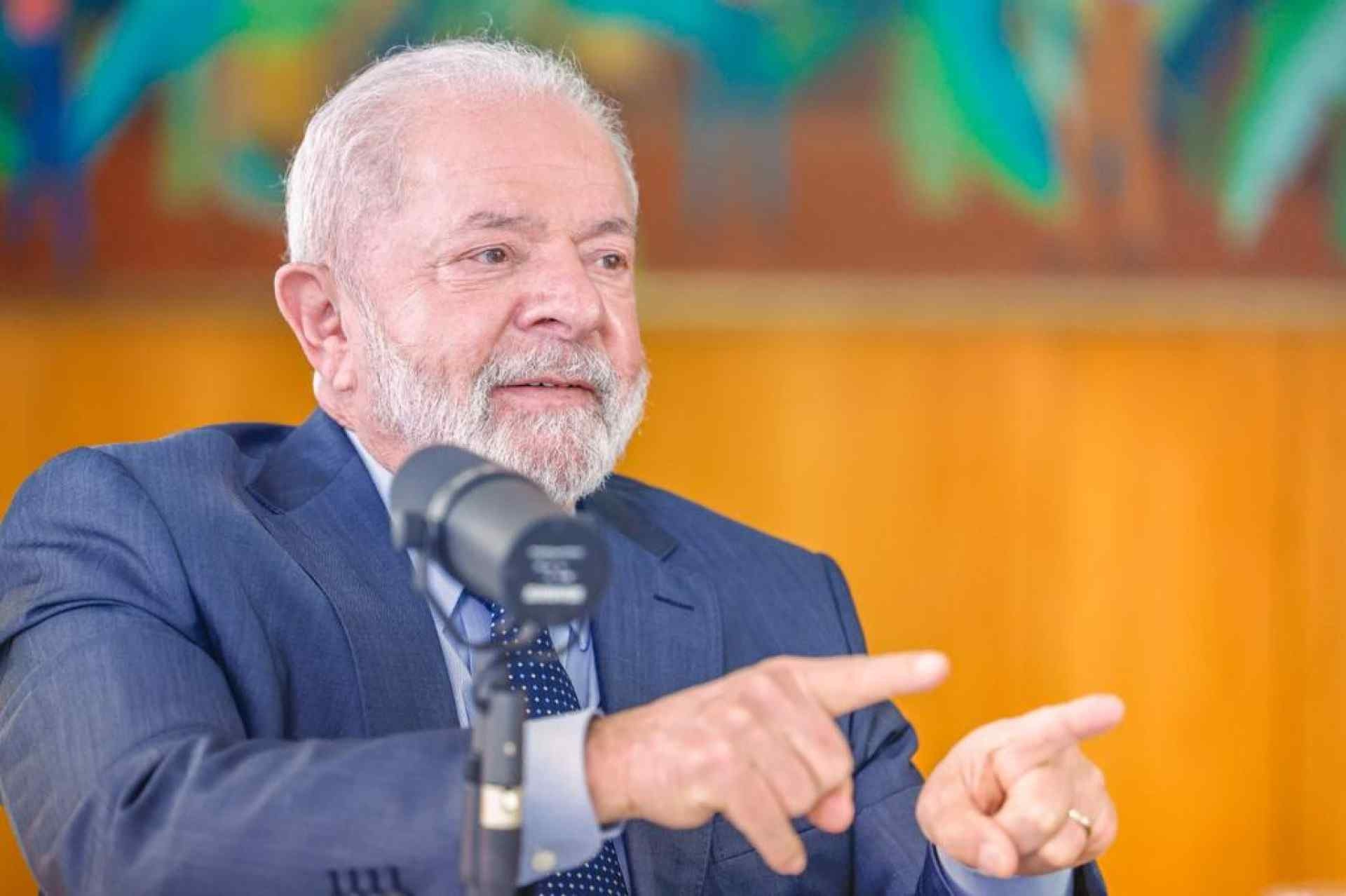 Lula fará reunião sobre fila do INSS: 