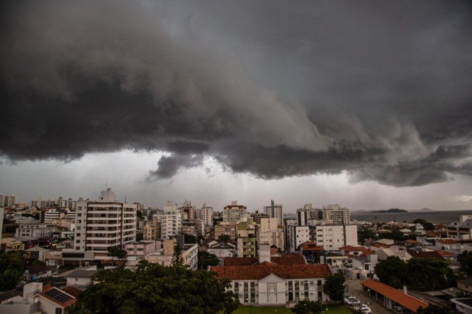 Ciclone extratropical: os impactos do fenômeno climático que avança pelo sul do Brasil - (crédito: Getty Images) Ciclone extratropical: os impactos do fenômeno climático que avança pelo sul do Brasil - (crédito: Getty Images)