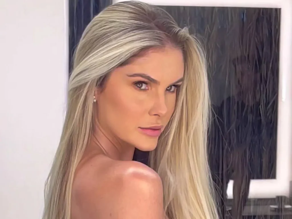 Bárbara Evans mostra mudanças no corpo na segunda gestação: "Realidade" - (crédito: Reprodução/Instagram)