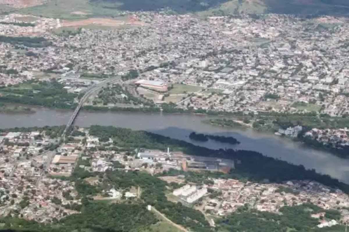 Pastor evangélico leva jovem para motel prometendo cura contra câncer