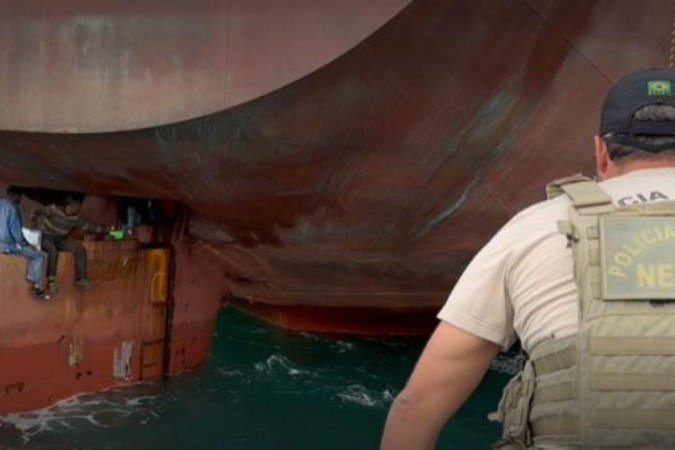 Nigerianos estavam escondidos no leme do navio, segundo a PF - (crédito: BBC Geral) Nigerianos estavam escondidos no leme do navio, segundo a PF - (crédito: BBC Geral)