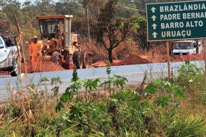 Trecho a ser duplicado liga o entroncamento da DF-001 (Parque Nacional de Brasília e Floresta Nacional) até Brazlândia - (crédito: Acácio Pinheiro/Agência Brasília) Trecho a ser duplicado liga o entroncamento da DF-001 (Parque Nacional de Brasília e Floresta Nacional) até Brazlândia - (crédito: Acácio Pinheiro/Agência Brasília)