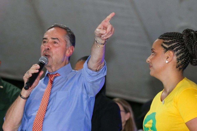 Barroso respondeu a um grupo de estudantes da UNE em um evento que o país derrotou a ditadura e o bolsonarismo - (crédito: Wilson Dias/Agência Brasil) Barroso respondeu a um grupo de estudantes da UNE em um evento que o país derrotou a ditadura e o bolsonarismo - (crédito: Wilson Dias/Agência Brasil)