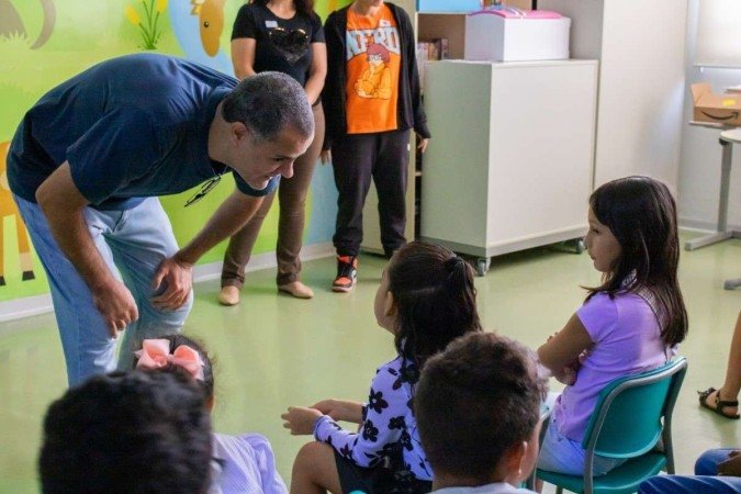  Ambulatório do Hospital da Criança vira sala de cinema.