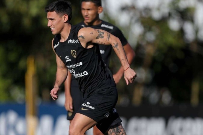 São Paulo: Lucas treina entre os titulares e deve jogar contra Corinthians